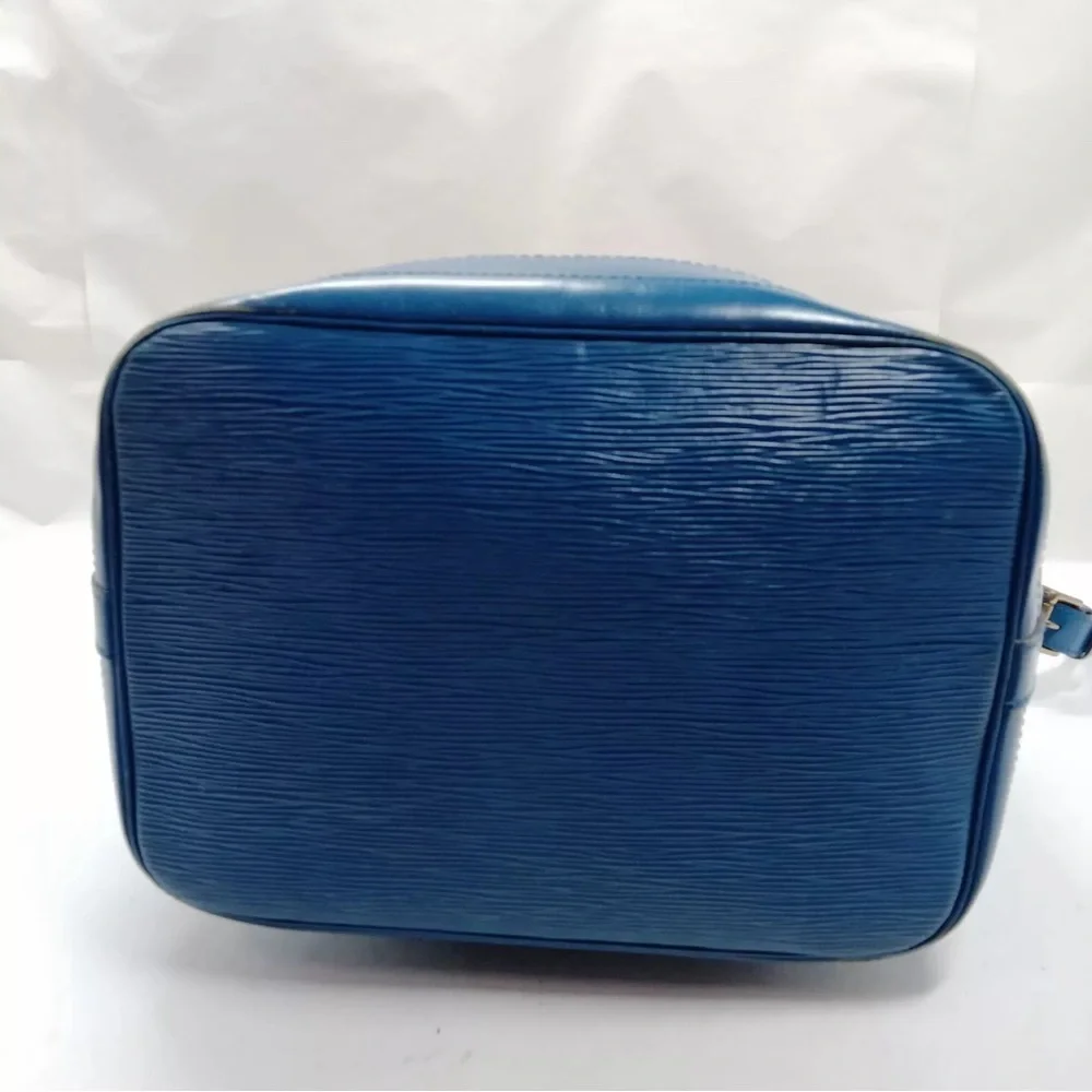 Louis Vuitton authentic epi hobo bucket bag